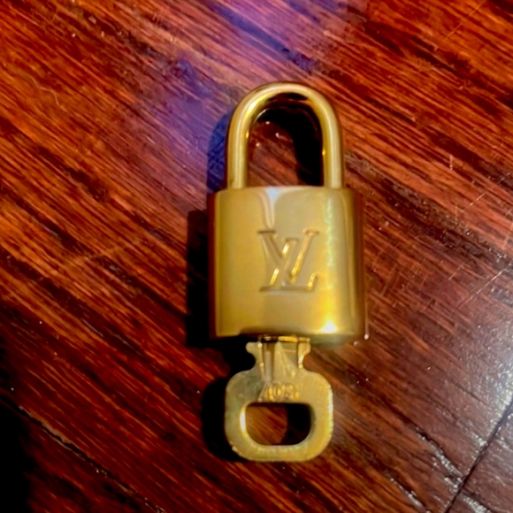 Louis Vuitton Jewelry - LV Lock and Key